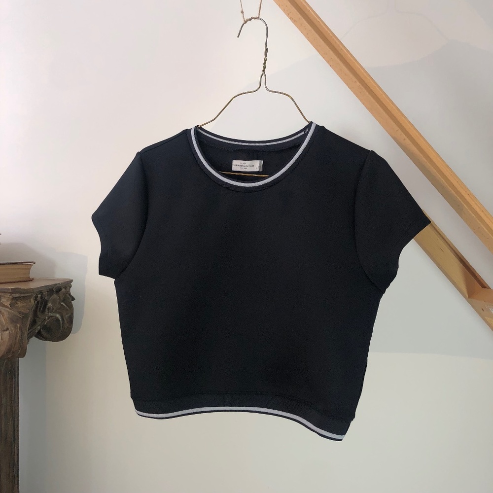 GUC A&F | Crop Top Large| Black Short-sleeve Cap-sleeve Black White